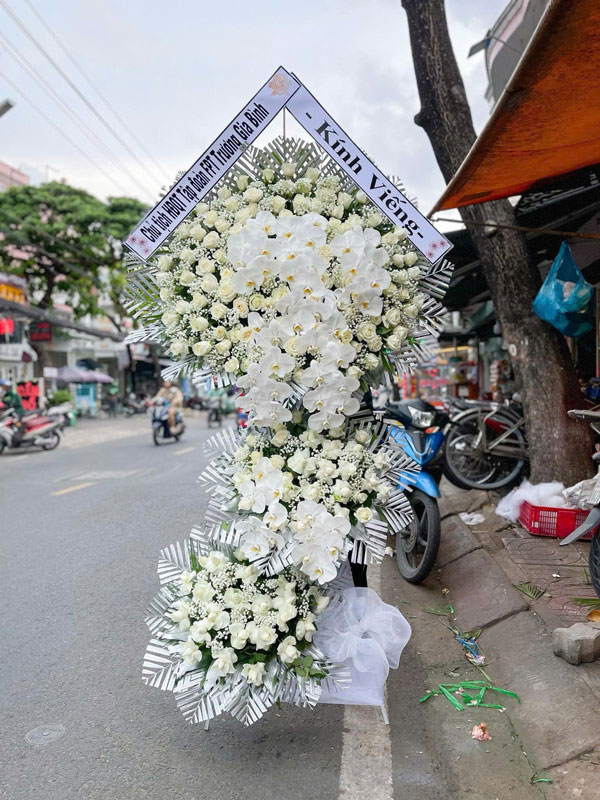 Kệ hoa Vĩnh Biệt