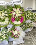 Kệ Hoa Tang Lễ 2 Tầng Kính Viếng Lan Thái Tím Và Cúc Trắng