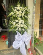 Kệ Hoa Viếng Đẹp Lan Thái Trắng Và Cúc Trắng Thành Kính
