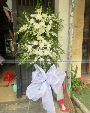 Kệ Hoa Viếng Đẹp Lan Thái Trắng Và Cúc Trắng Thành Kính
