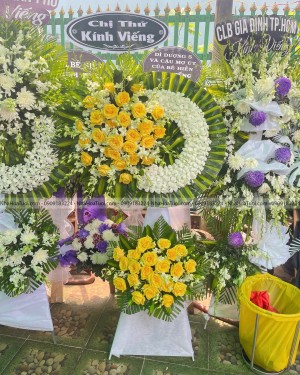 Vòng Hoa Viếng Đẹp Tone Vàng Lan Thái Và Hồng Vàng