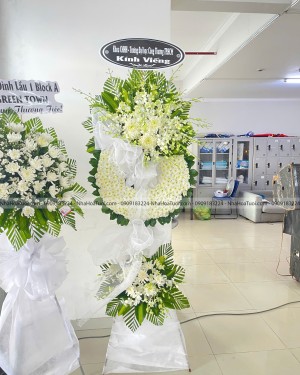 Vòng Hoa Viếng Đẹp Lan Thái Trắng Và Cúc Trắng Trang Nghiêm