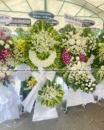 Vòng Hoa Viếng Đẹp Tại Nhà Tang Lễ Lan Thái Trắng