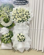 Hoa Viếng Hiện Đại 2 Tầng Full Hoa Hồng Trắng Sang Trọng