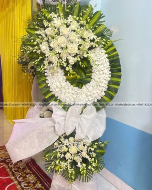 Hoa Viếng 2 Tầng Thiết Kế Nghiêng Đầu Sang Trọng