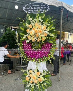 Lẵng Hoa Viếng 2 Tầng Lan Thái Trắng Tím Và Hồng Hột Gà