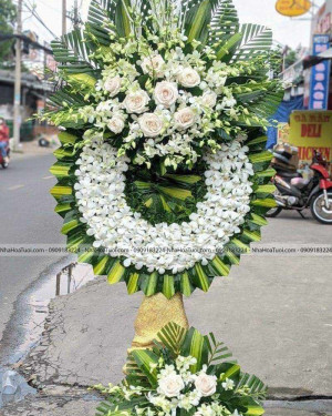 Nhà Đang Có Tang Có Đi Viếng Đám Tang Người Khác Được Không?