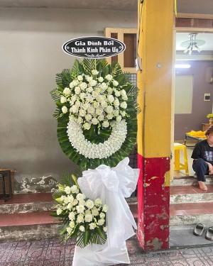 Bảng Giá Vòng Hoa Viếng Tân Phú &amp; Dịch Vụ Giao Hoa Hỏa Tốc