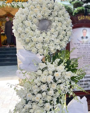 Kinh Nghiệm Đặt Vòng Hoa Tang Lễ Tại Phú Nhuận (Giao Chùa, Hẻm Sâu)