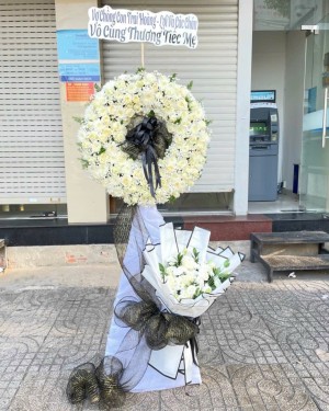 Kinh Nghiệm Đặt Vòng Hoa Tang Lễ Tại Tân Phú (Giáo Xứ, Tư Gia)